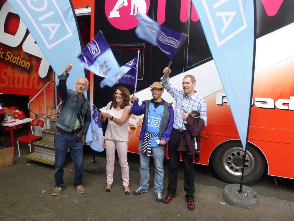 Schweizer Fans vor dem Stadion